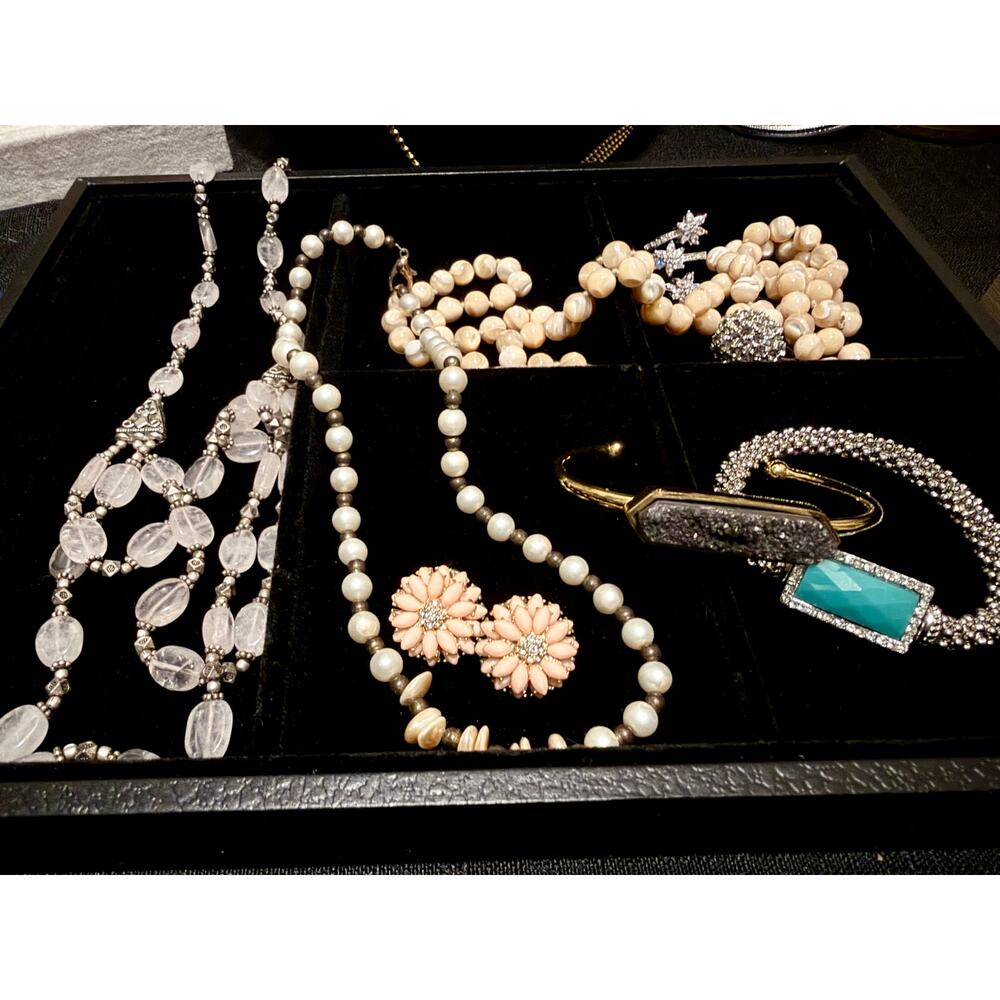 8pc Unsigned Fashion Jewelry Lot – Necklaces, Bracelets, Rings, Earrings - Picture 2 of 5